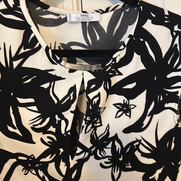 Gorgeous Print Top - Picture 2 of 3